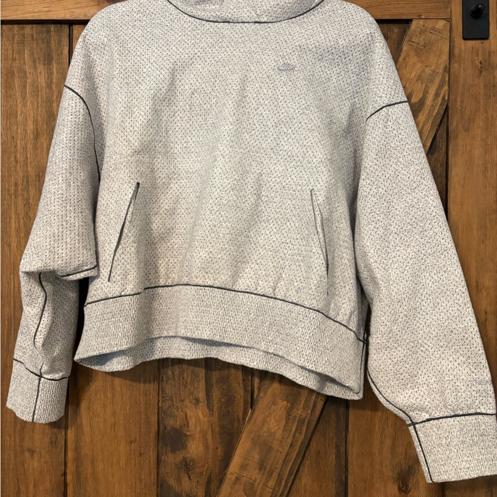 Nike Gray Oversized Sweatshirt with Long Sleeves
